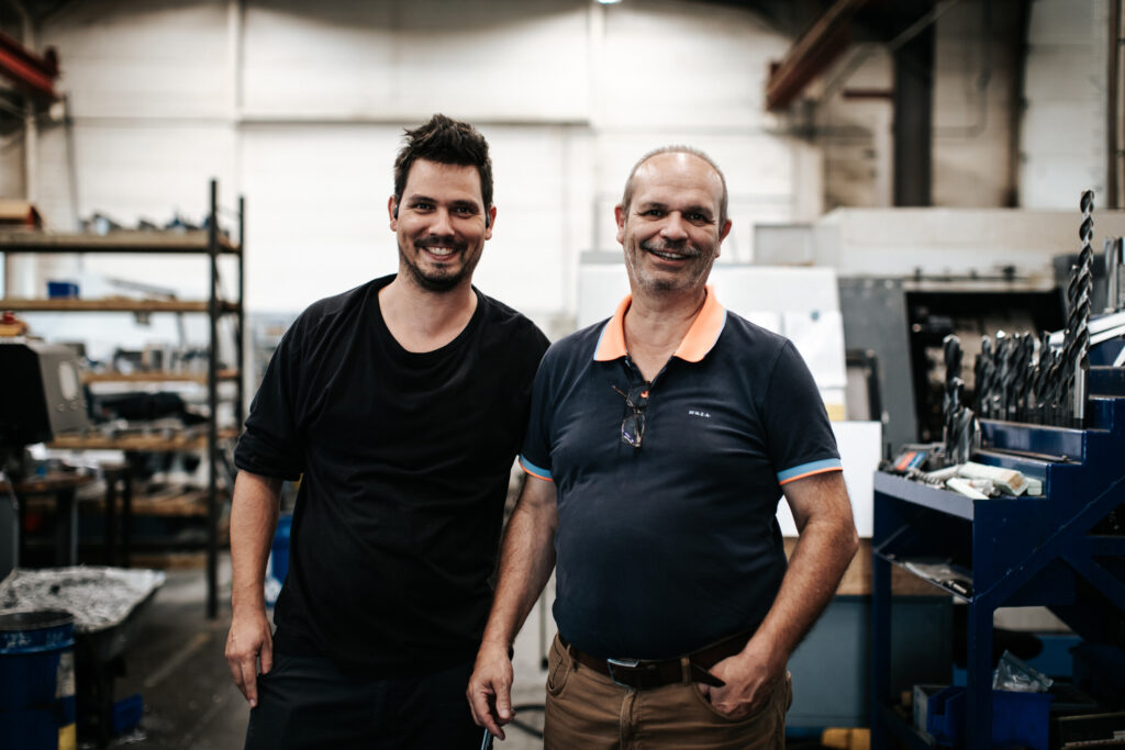 Tanguy et son papa gérant de l'entreprise TWK à Chambéry
